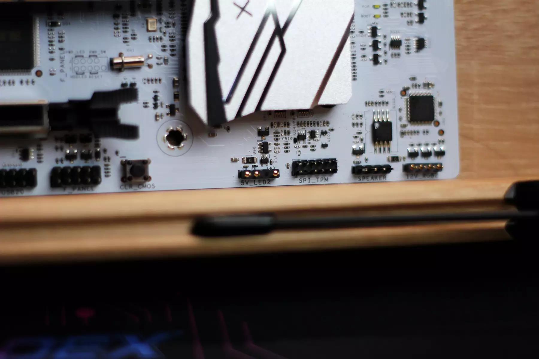 影驰b660m金属大师,影驰b660金属大师主板超外频