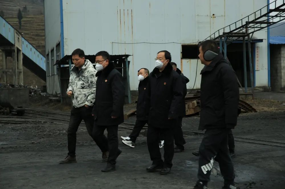 打击恶意欠薪为劳动者追回256亿元,警方为30名工人追回欠薪近30万