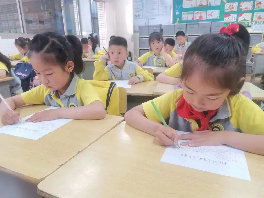 学习二十大争做好队员——二实小一年级新生队前教育闯关活动