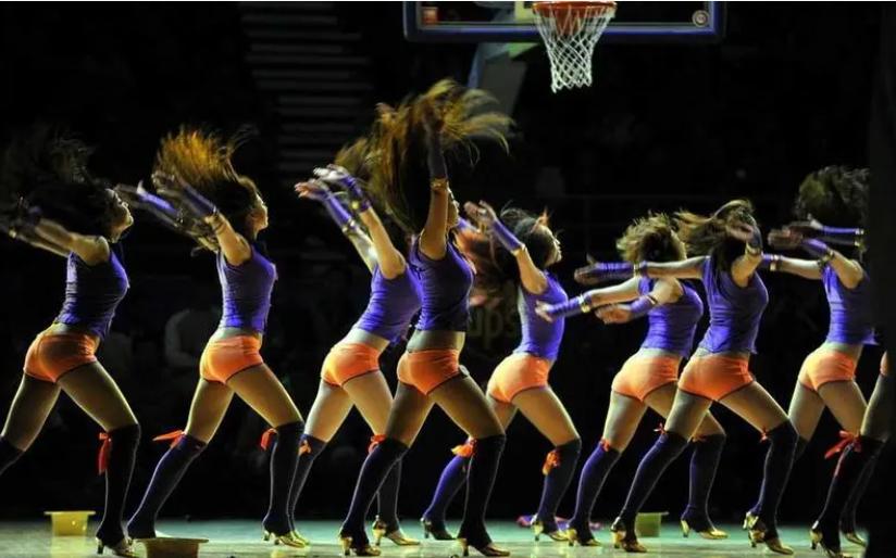 啦啦队舞在大型体育比赛中的作用及其影响因素分析