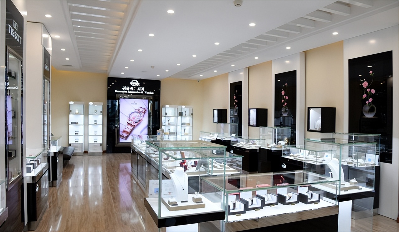 探秘朝鲜物价,朝鲜世界级购物中心