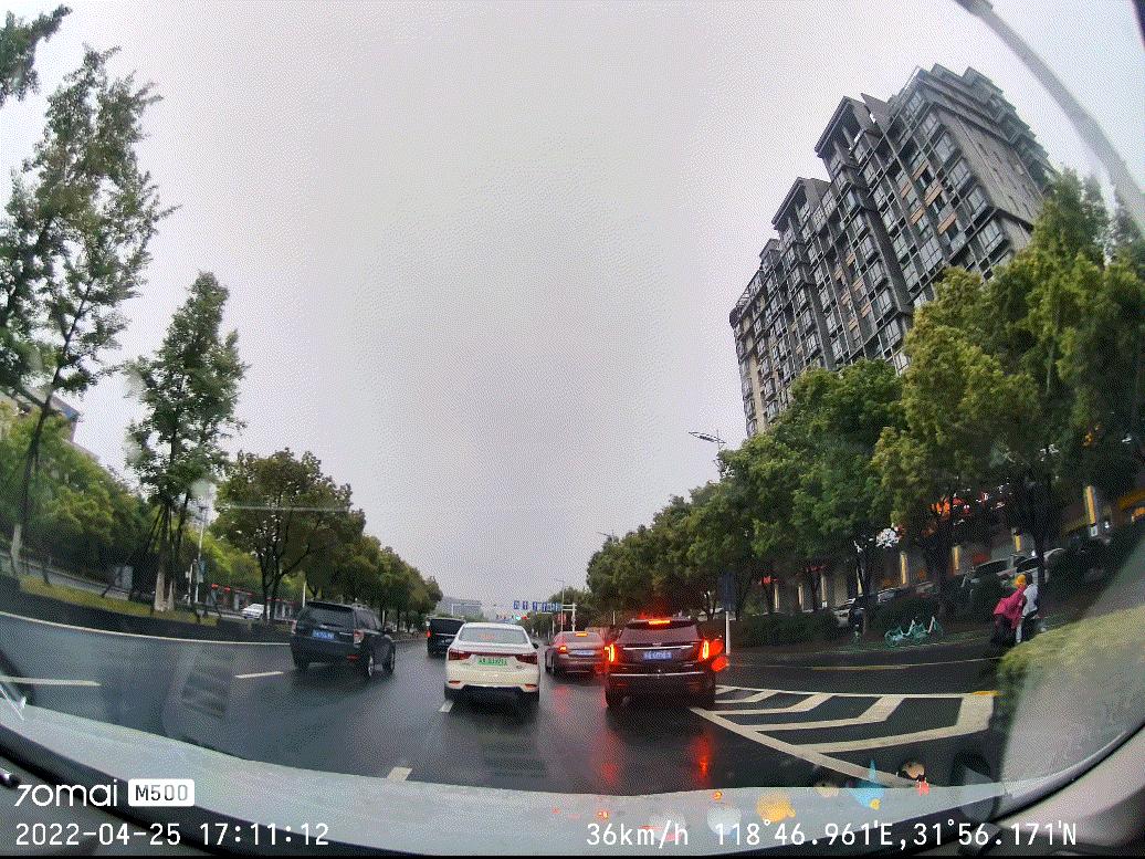 新车买哪种的行车记录仪比较好,提新车行车记录仪是不是免费装的