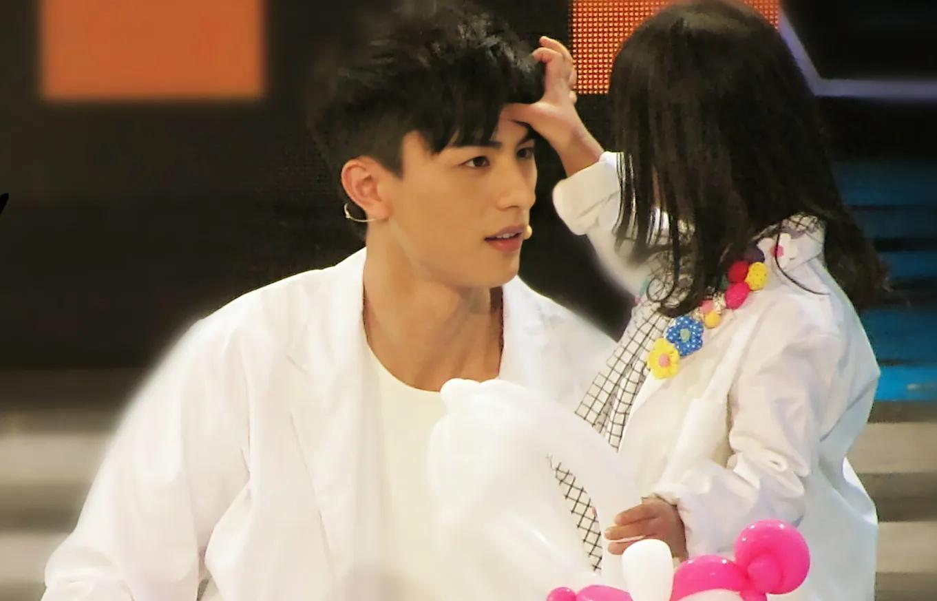 刘畅当模特的图片,刘畅模特主演的电视片段