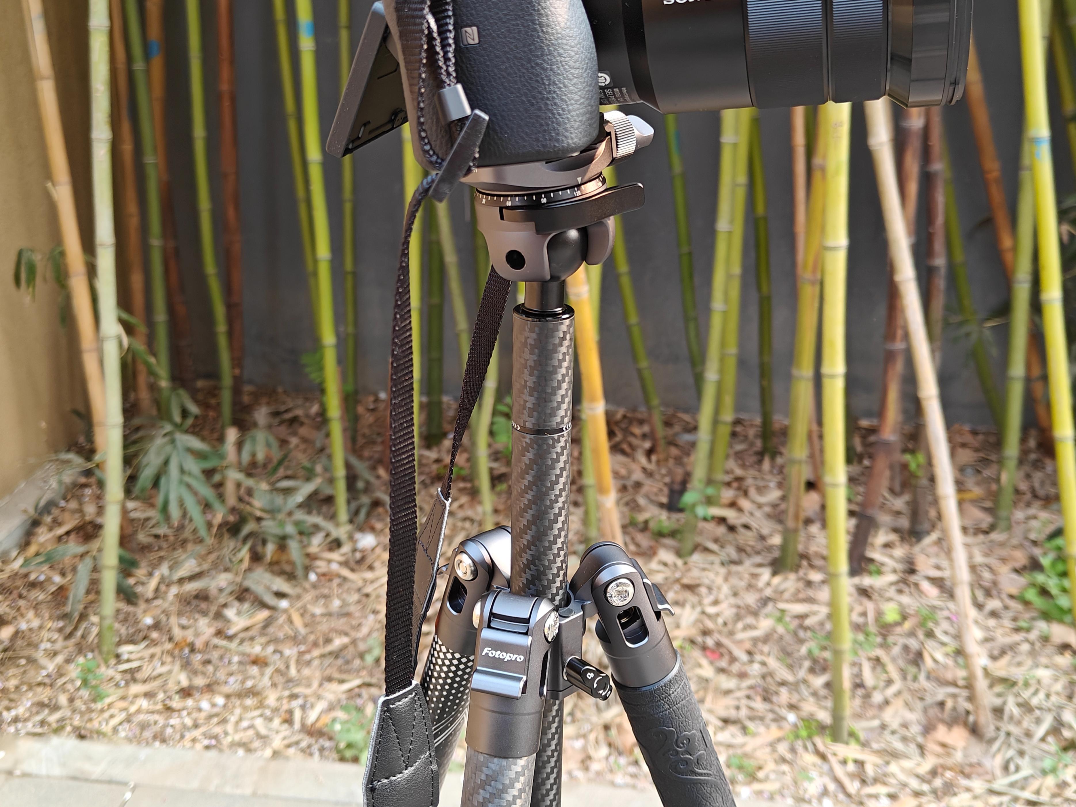 轻便小巧的自拍三脚架,轻便微单铝合金三脚架