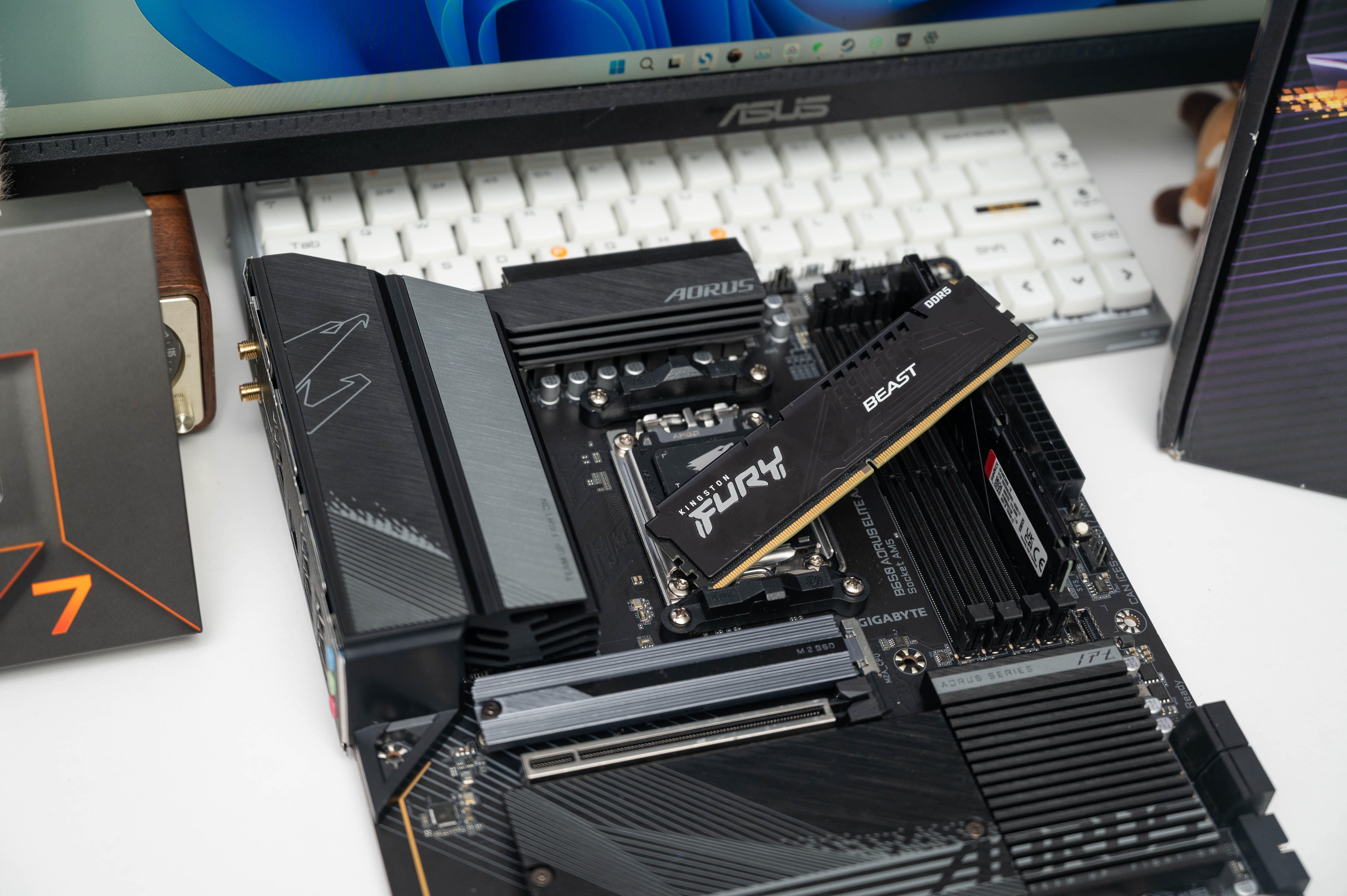 技嘉小雕d5b760maeliteax,zen4新品