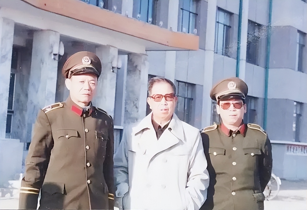 *向前徐**曾一直告诫自己的亲属们：路是自己走出来的