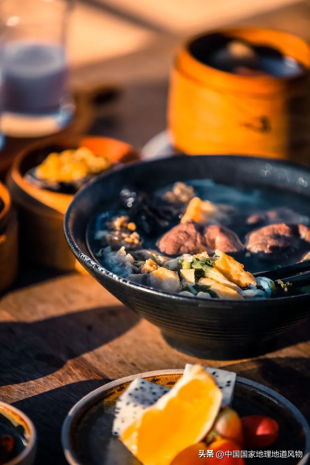 三伏天吃羊肉是种怎么样的体验,三伏天吃羊肉让你大汗淋漓