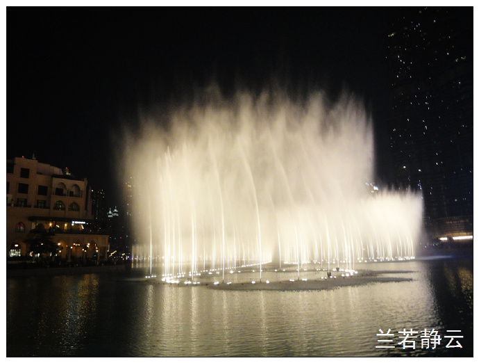 迪拜最豪华最大的商场,迪拜最大的购物中心视频