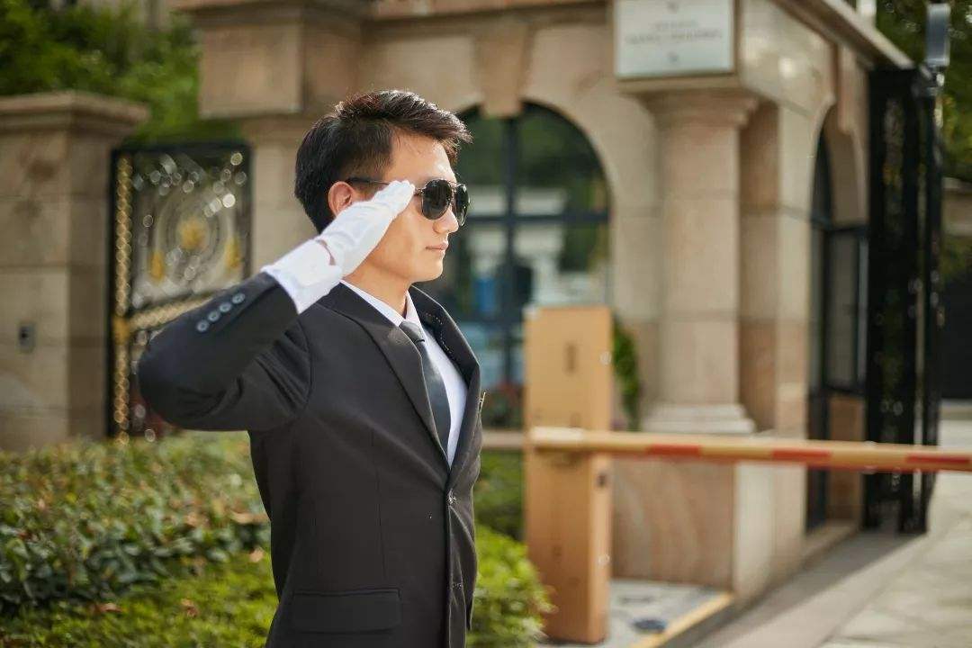 龙能物业*瞻高**远瞩，展望未来