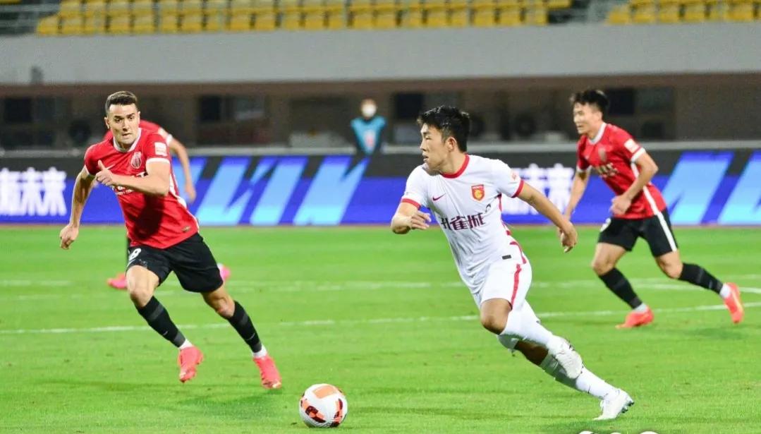 中超25轮最新战报泰山,现场直播中超第十一轮三镇vs泰山