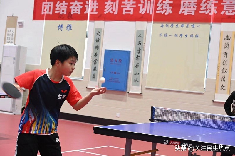 冲“国选”——湖南常德代表队（桃源）小将李智轩挥拍长沙