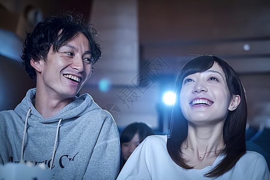 我国私人影院数量破万,为什么现在的情侣都喜欢去私人电影院?