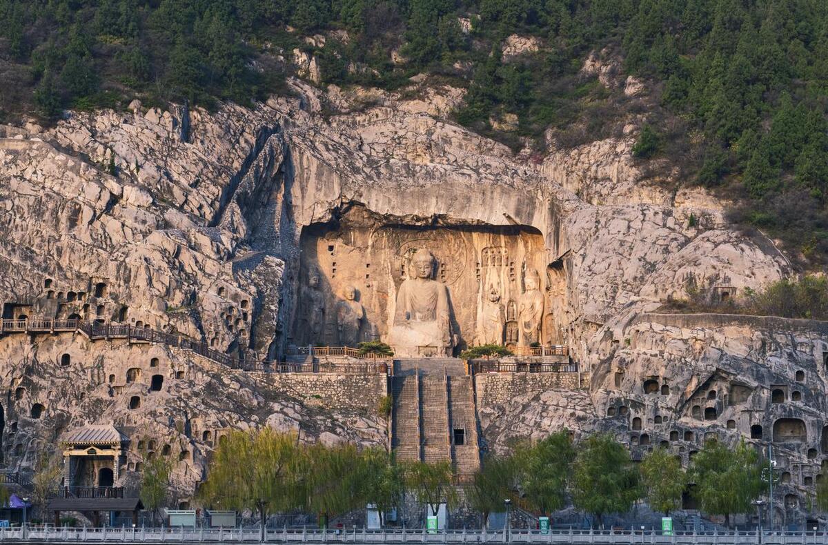 龙门石窟一日游游记800字,龙门石窟游记800字