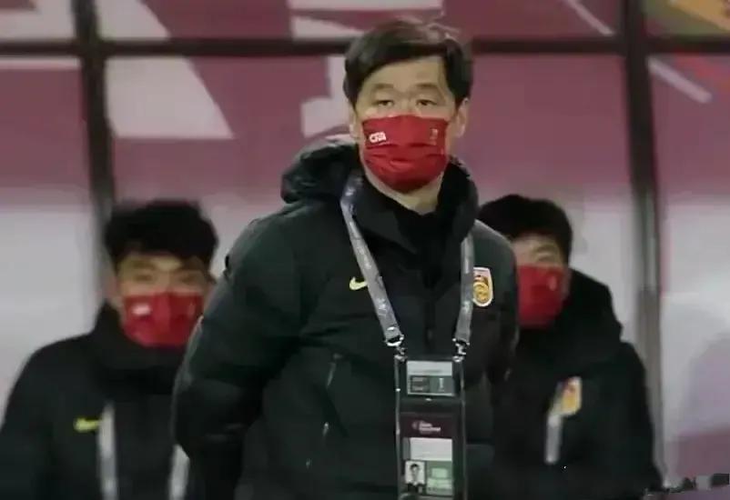 中国男足悲情故事,外媒谈中国男足1:3输越南