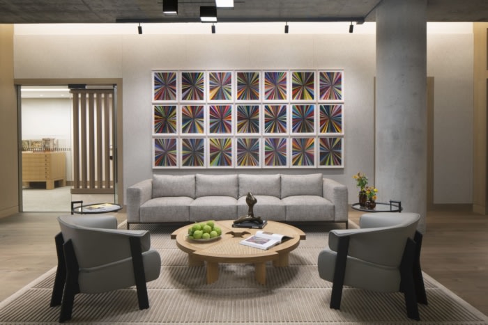 简约风格办公走廊空间灯光描述,大面积办公室装潢施工现代风