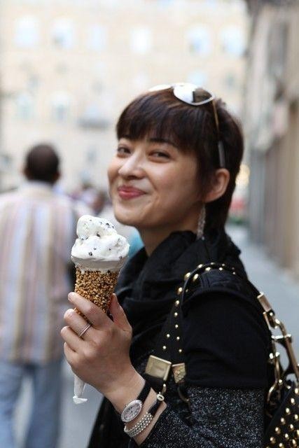 梅婷鄢颇离婚因为谁,梅婷和鄢颇度过了七年的婚姻生活