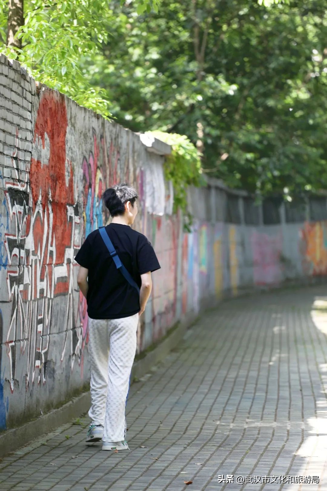 汉阳有城墙吗,汉阳江滩雕塑墙