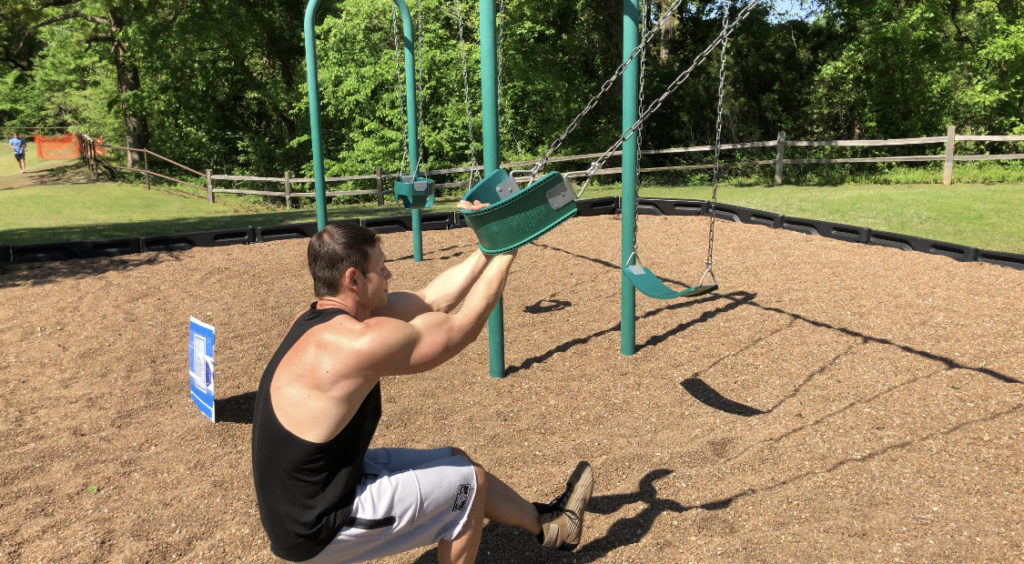 在公园怎么做力量训练,健身秋千教程