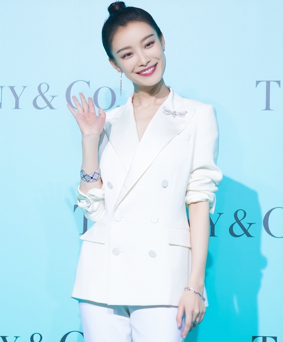 女明星也秃头？杨紫鞠婧祎全靠小心机，杨幂没刘海就是“光明顶”