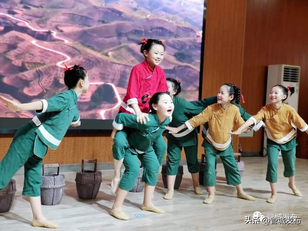 喜迎二十大建功新时代非凡十年,喜迎二十大奋进新征程微学校视频