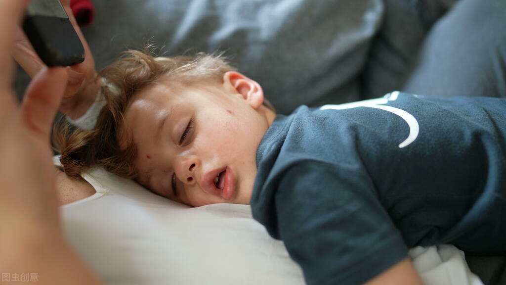 中午不睡下午崩溃的解决办法,中午不睡下午崩溃科学午睡有技巧