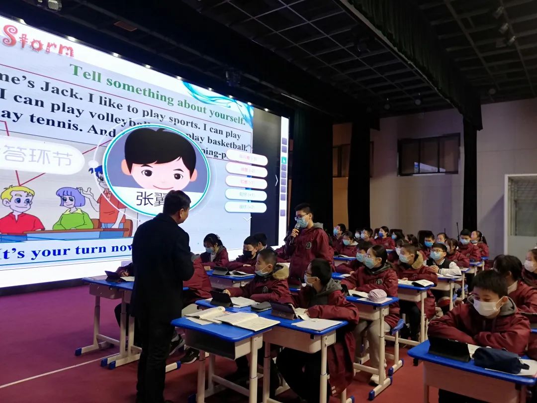 郑州第四十七中学智慧课堂,学校开展教学开放日