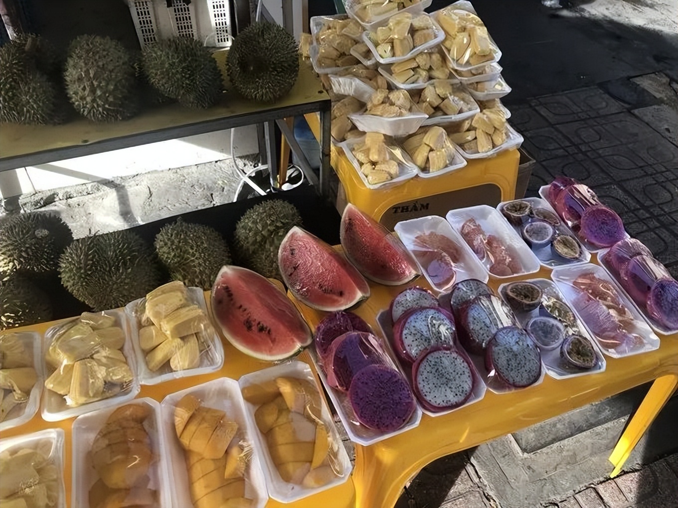 芽庄珊瑚岛海边 (东方夏威夷越南芽庄夜景)