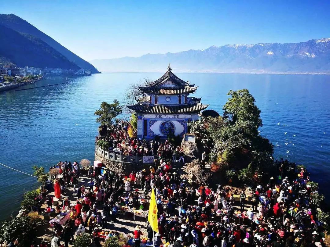 郑州女老师裸辞看世界，开民宿结婚生女，8年后被6岁女儿上了一课