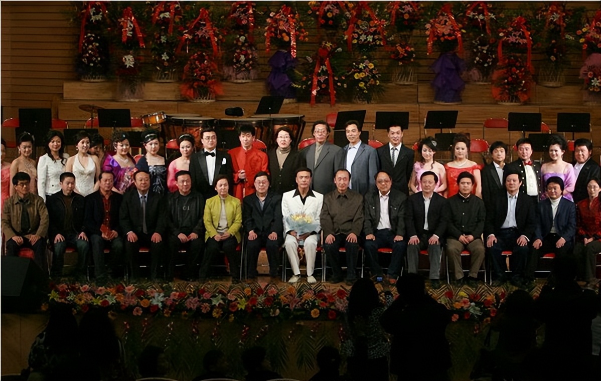 央视播音员顾国宁近况,央视男主播顾国宁图片