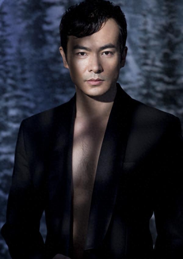 于波介绍自己的四合院,于波现在四合院内景