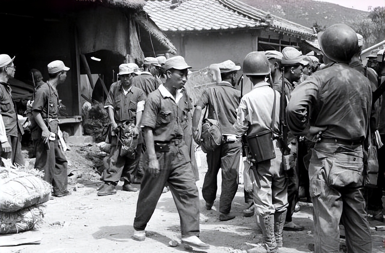 韩国军vs朝鲜军,韩国军队有多少人口