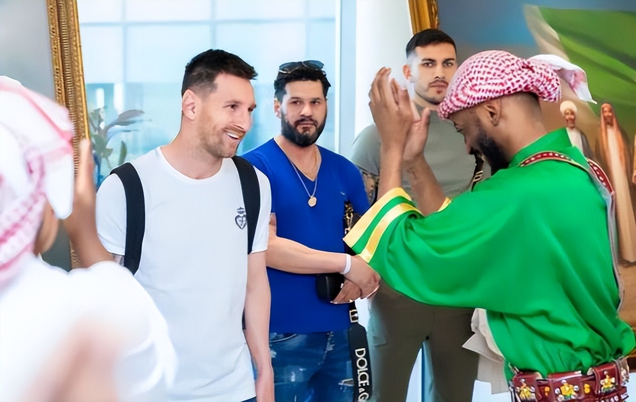 梅西沙特年薪7亿欧元,梅西一周赚一亿