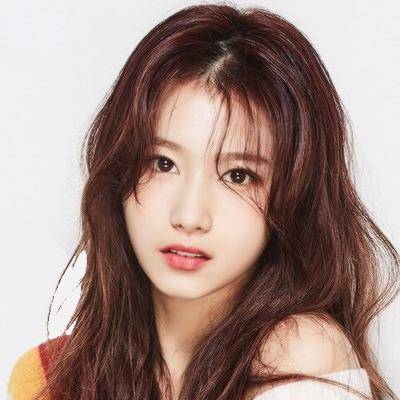 被称作钓系天花板,作为日本人创造了Kpop历史,Sana到底有何魅力