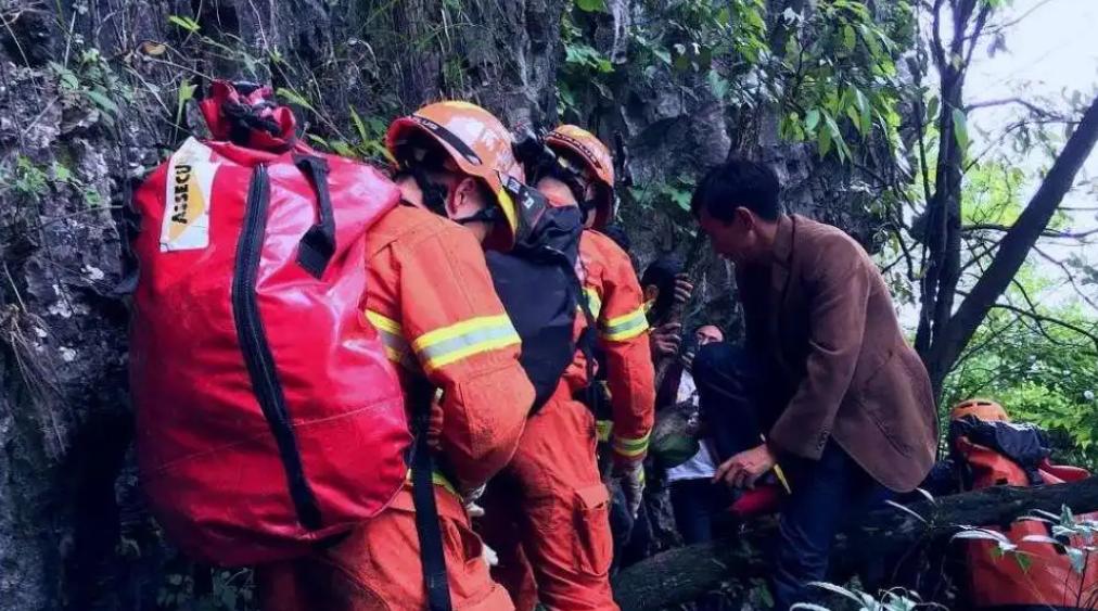 2020年,大四女生刘安在天门山翼装飞行时遇难,极限运动值得吗?