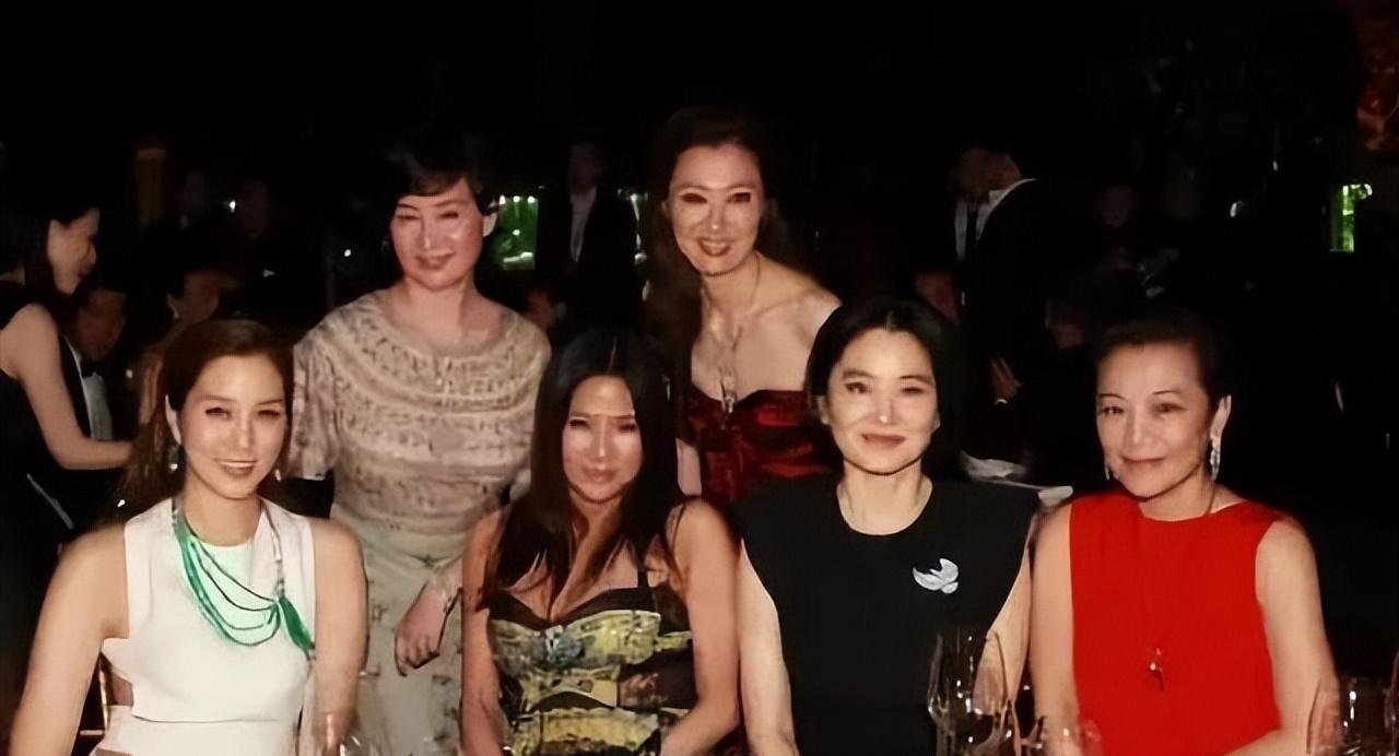 何超琼豪门婚姻,何超琼朋友圈