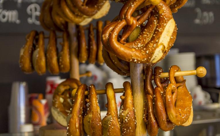 德国人的酸菜和香肠 (香肠德国美食)