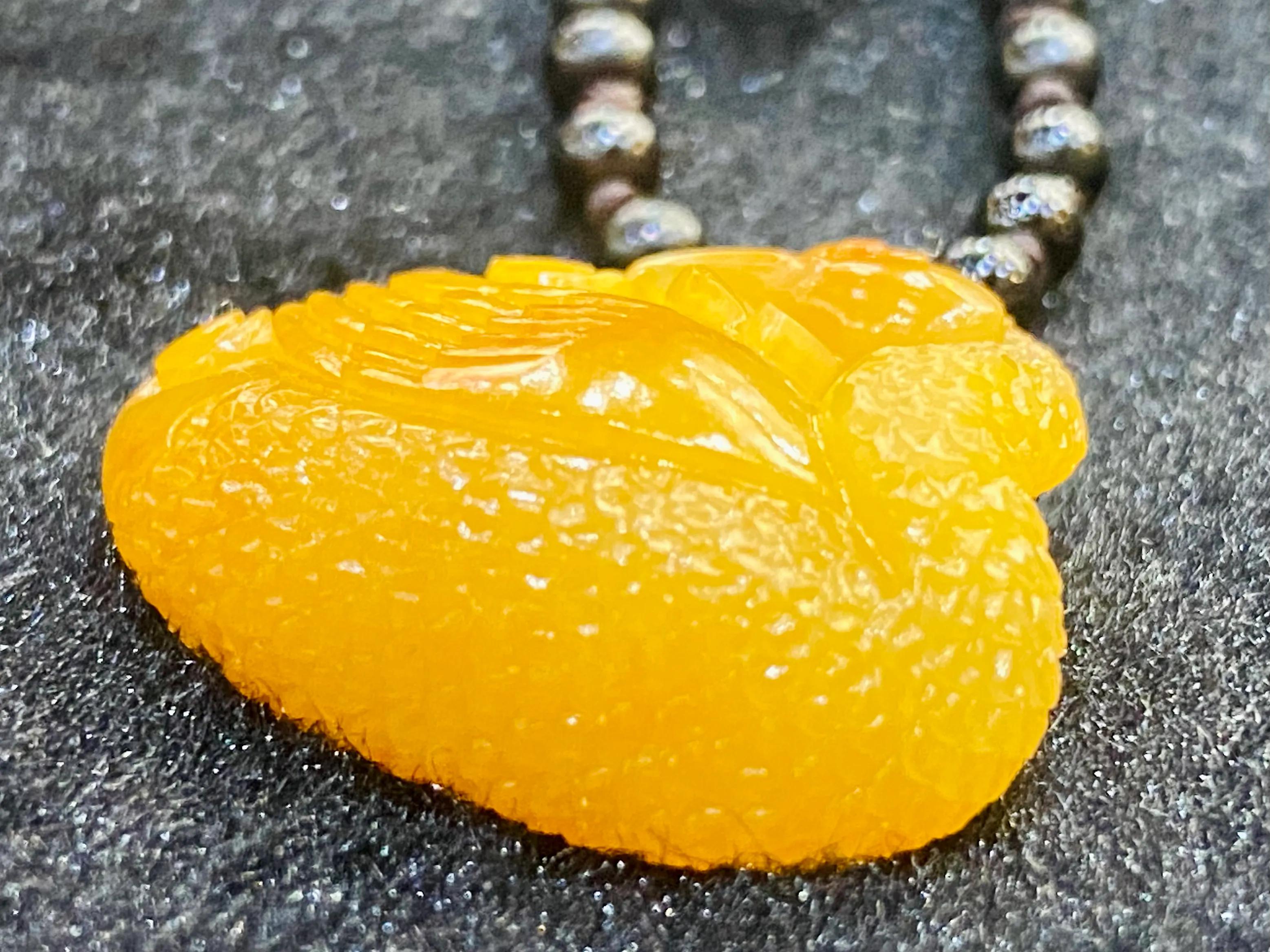 小挂件黄沁籽料,青海料仿黄沁籽料