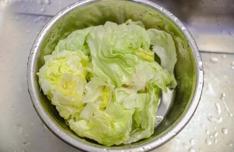 夏天大家喜欢吃的凉拌菜快来看看,家常菜适合夏天做的一道凉拌菜