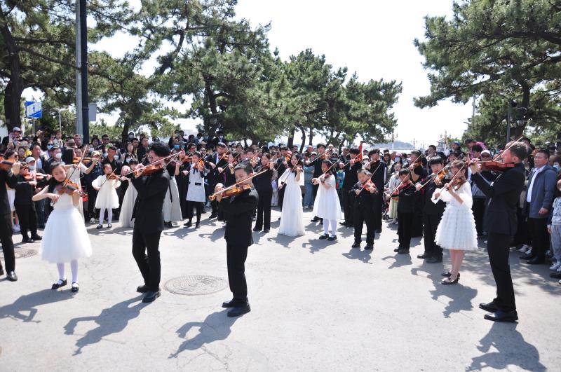 “青青之岛，爱乐之城”第十三场小提琴快闪活动精彩上演
