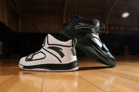 国内品牌签约的NBA球星一览，汤普森十年8000万美元性价比最高