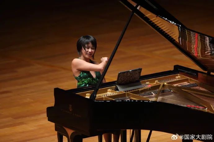 郎朗同门师妹奏钢琴,郎朗师妹蜜蜂飞舞钢琴完整版