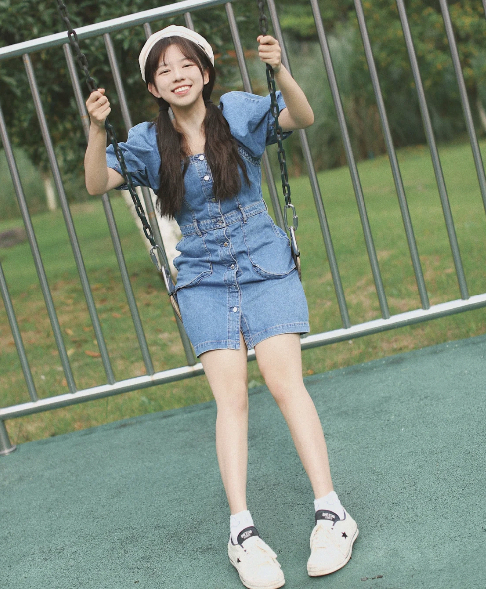 今年最火牛仔连衣裙显瘦薄款,减龄又显瘦的直版牛仔连衣裙来啦