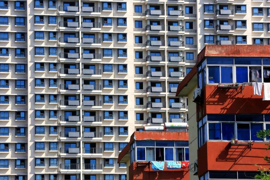 为什么法拍房原住户可以不搬出,买法拍房被原房主租出