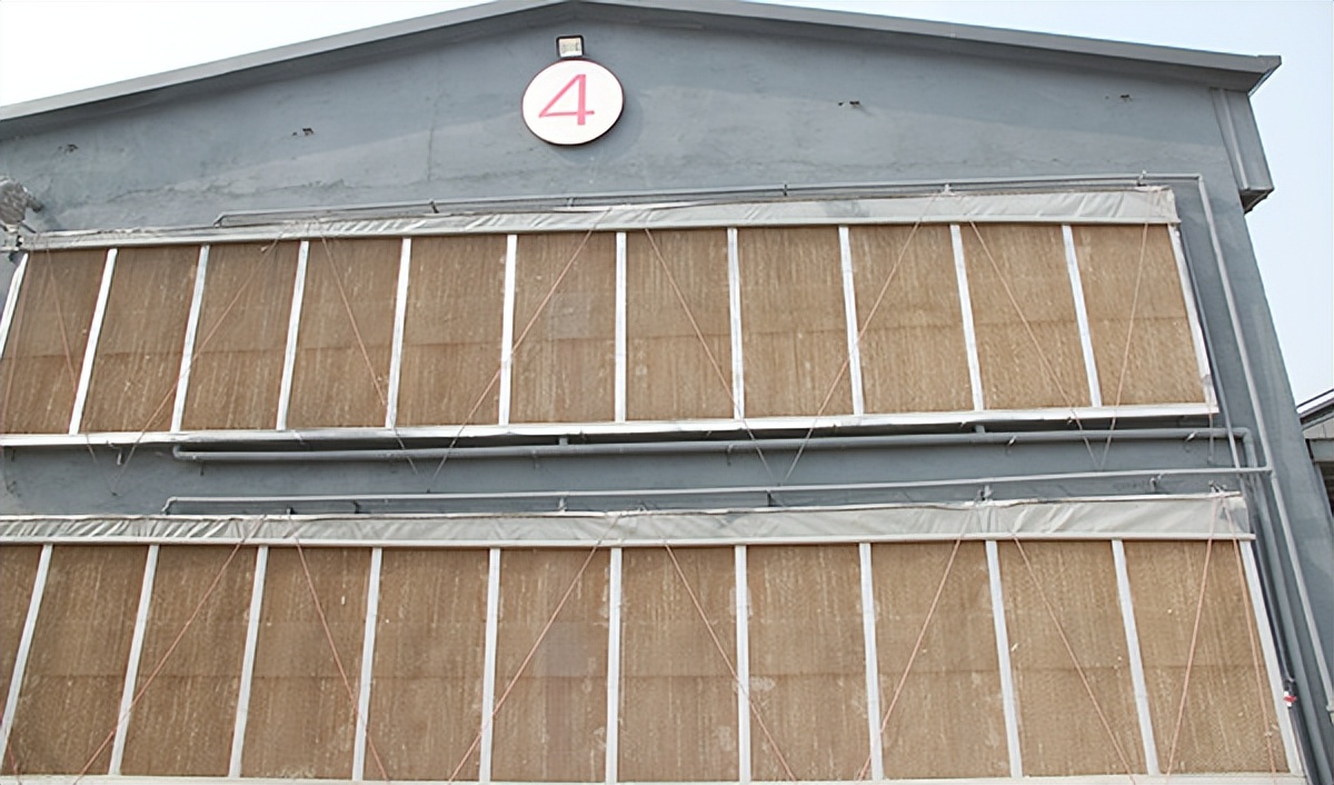 水帘使用一定要封闭式吗,鸡舍水帘的正确使用