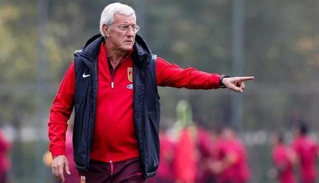 中国足球举步维艰也在负重前行,中国足球总投入