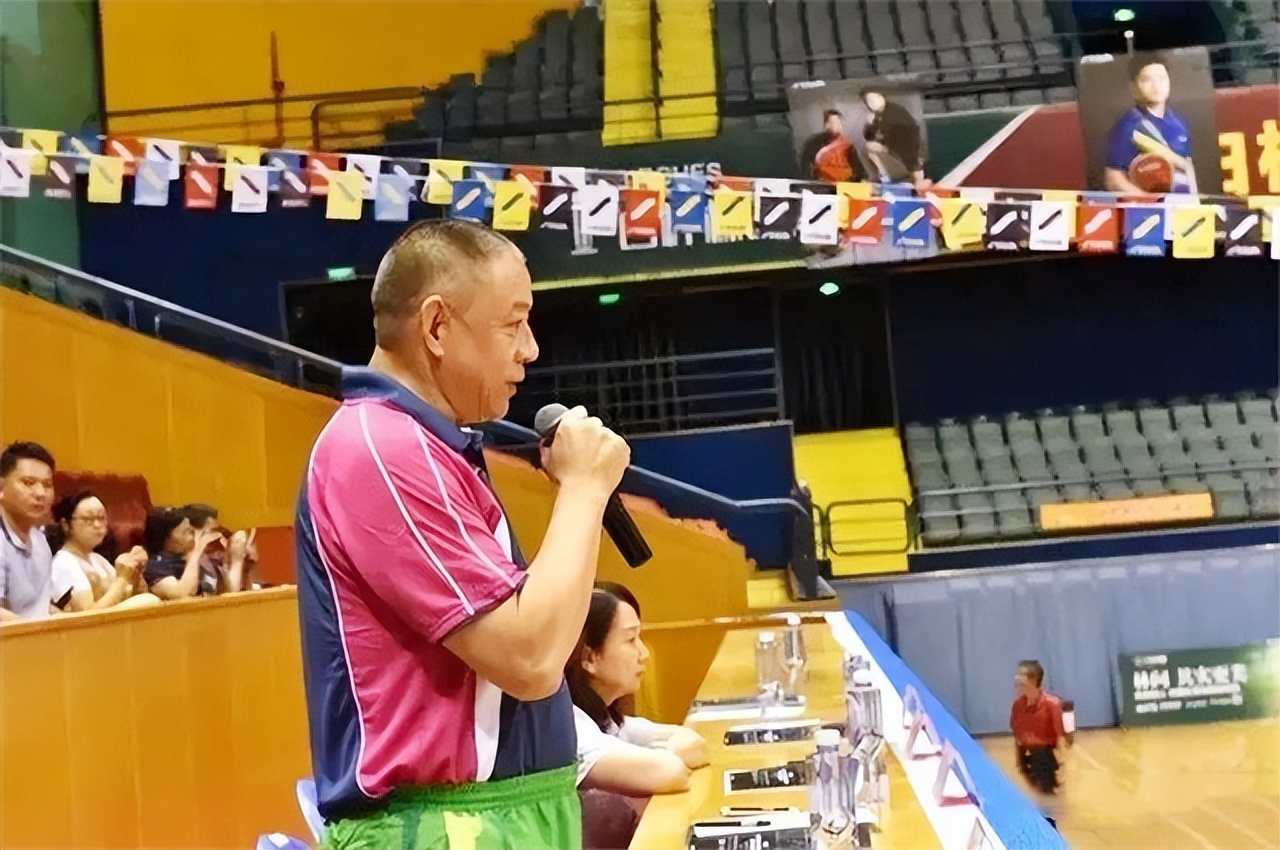 乒乓球教练王楠现在干什么,前国乒一姐王楠近况