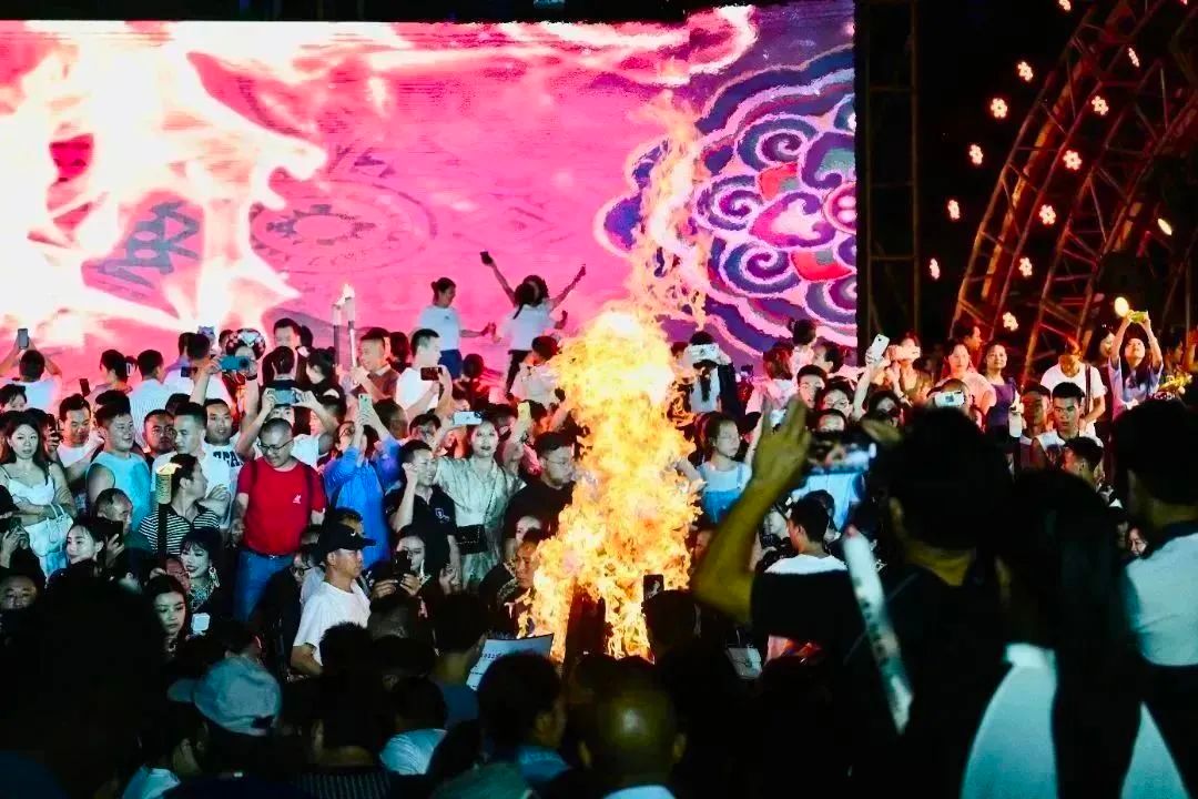 黑竹沟火把节现场视频,黑竹沟晚会