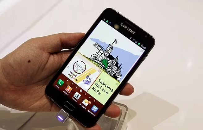 世界第一台手机什么样,世界第一台便携式手机长什么样