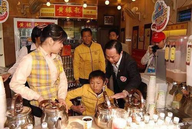 汶川地震中捐献所有积蓄的乞丐,为汶川捐款的乞丐龚忠诚现状