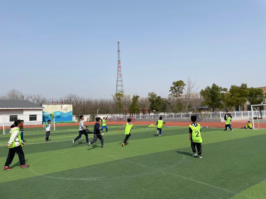 小小足球大小梦想,小学足球联赛拉开帷幕